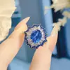 Conjunto de Corindo Vermelho que Muda de Cor para Iluminação Anel de Diamante de Alto Carbono Colar com Pingente de Cor Dupla Ouro Preto Brincos de Cristal Azul Pontiagudo Coloridos Tesouro para Mulheres