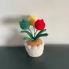 Tulipa Colorida Grossa Crochê à Mão em Vaso de Lã Presente de Natal Decoração de Casa Enfeites de Mesa