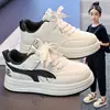 Tenis blancos para niños, nueva colección otoño 2026: zapatillas deportivas a la moda y ligeras para niñas, zapatos casuales de suela blanda para niños, modernos y versátiles