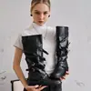 Botas de Cavaleiro com Couro Bovino Texturizado Encolhido Pós-Lavagem Fivela de Cinto Feminina Botas de Cano Alto Outono e Inverno Novas Botas de Cano Alto de Couro Genuíno com Salto Baixo Femininas