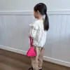 Bolso de Mano para Niñas Color Caramelo Bolsa de Cosméticos Billetera de Mano Simple Corazón Lindo y Elegante Bolso de Mano