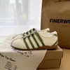 Zapatillas de entrenamiento alemanas retro de rayas con velcro para mujer, nuevas súper populares versátiles de otoño 2026, zapatillas casuales estilo Forrest Gump