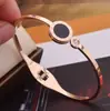 O Tesouro da Loja, Pulseira Popular Transfronteiriça de Aço Titânio, Coleção Estilo Europeu e Americano, Luxo Leve, Versátil e Fashion, Preço de Fábrica, Dropshipping