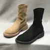 2026 Novas Botas Femininas de Primavera com Solado Grosso Camurça Couro Fosco Botas Martin Botas Elásticas Casuais Britânicas Botas Curtas de Calçar