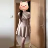 Vestido de Color Sólido de Un Hombro Fruncido Estilo Francés de Puro Deseo para Mujer, Verano Elegante con Hombros Descubiertos, Cintura Ceñida, Falda de Paraguas, Vestido Corto Transfronterizo