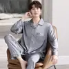 Pijama de Seda Gelada Masculino Outono 2024 Novo Manga Longa Toque de Luxo Seda Fina Jovem Roupa de Casa conjunto