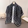 Lenço Quadrado Grande Estampado Imitando Seda com Acabamento Satinado, Simples e Elegante, Lenço de Seda, Xale, Lenço de Cabeça, Cachecol, Lenço Decorativo