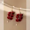 Brincos Grandes Florais Assimétricos Vermelhos Aveludados para Mulheres, Luxo Acessível, High-End, Brincos Elegantes e Atmosféricos Novos Brincos 2025