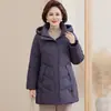Chamarra de plumón de ganso blanco para mujer, nuevo modelo de invierno 2026, abrigo de longitud media con capucha para madres, ropa exterior cálida para el frío extremo en el Noreste