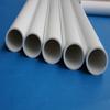 Suministro directo de tubo redondo de plástico PVC blanco, tubo de plástico resistente a la corrosión, perfil no estándar, perfil de extrusión de PVC.