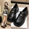 Mocasines de cuero retro universitarios de suela gruesa con grulla de almohada blanca, nuevo estilo versátil para primavera y otoño 2026, con falda slip-on, estilo británico