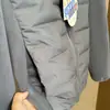 Ligera y cálida chaqueta básica versátil para el exterior, diseño de patchwork en las mangas, cuello alto, forro polar 13643