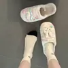Piao Hong zapatillas versátiles lindas de dibujos animados conejo Miffy de suela gruesa de punta cerrada para mujer, nuevas zapatillas tejidas para otoño e invierno 2026