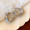 Pendientes de aguja con letras geométricas de trefilado, chapados en plata y oro auténtico, sencillos y elegantes, de alta gama y con un toque de sentido para mujer.