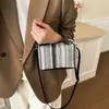 Bolsa Pequena de Palha Trançada Tendência Moda Nova Primavera 2026 Design de Nicho Cor Versátil Color-Blocking Bolsa de Ombro Transversal Trançada
