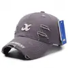 Gorra de béisbol con letras bordadas para hombre y mujer, ideal para actividades al aire libre, protección solar, viajes y cualquier ocasión.