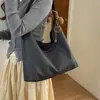 Bolsa Casual Retro Estilosa para o Dia a Dia Grande Capacidade Feminina 2026 Início do Outono Nova Bolsa Tote da Moda Bolsa de Ombro de Nicho