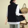 Fotos reais de um colete jeans versátil sem mangas para primavera e outono, um top jeans de corte solto, uma jaqueta estilo Hong Kong e uma peça de outer wear chique.