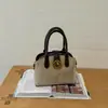 Bolso de hombro nuevo, elegante y versátil 2026, un bolso de mano mate de alta gama, de nicho, bolso de axila y bolso cruzado