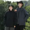 Chaqueta Tres en Uno Estilo Bai Xihe para Hombre Senderismo Camping Impermeable Casual Dos Piezas Chaqueta para Mujer Compra Grupal Estampado