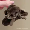 Presilha de cabelo de pelúcia em formato de peixe para outono e inverno para mulheres, luxo leve e toque de alta qualidade, tamanho grande para cabelos grossos, acessório de cabelo versátil tipo pinça de tubarão