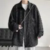 Camisa Plaid Solta de Manga Longa Tendência Estilo Hong Kong para Homens, Primavera e Outono de 2026, Jaqueta Casual Oversized Elegante de Alta Qualidade