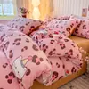 Juego de cuatro piezas de terciopelo de leche de invierno, funda de edredón de franela de coral engrosada y cálida, sábana, juego de tres piezas para dormitorio, ropa de cama para estudiantes