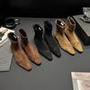 Botas Curtas de Camurça com Elevação Interna Estilo Coreano para Mulheres Outono e Inverno 2025 Bico Quadrado Costura Botas Slim Zíper Traseiro Botas Elegantes Jovens