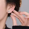 Aretes de hoja de plata 999 con aguja, cuidado de perforación de oreja, no es necesario quitárselos al dormir, nuevos aretes populares de nicho 2026 para mujer