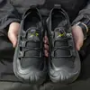 Sandálias de Tamanho Grande Transfronteiriças para Homens, Sapatos Masculinos Fechados Resistentes ao Desgaste para Uso Externo no Verão, Sapatos Aquáticos Respiráveis, Calçados Casuais Slip-On