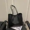 Bolsa de Grande Capacidade para Mulheres 2026 Novo Estilo Simples Versátil Bolsa de Ombro Tendência Este Ano para o Trabalho e Deslocamento Bolsa Tote Color-Blocking