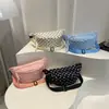 2026 nueva y moderna y a la moda bolsa de pecho de gran capacidad y ligera para deportes y ocio con lunares, bolsa de hombro y bandolera para niñas