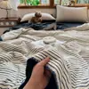 Juego de colcha de verano de algodón 100% estilo clase A sin marca de cuatro piezas, diseño de cuadros simple con borde de concha, colcha de algodón puro para aire acondicionado, colcha fina para estudiantes 4
