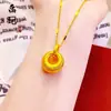 Tienda de Oro Mismo Estilo Chapado en Oro Hielo Triturado Pepita de Oro Pequeña Manzana Collar para Mujer, Moderno Lujo Ligero Mariposa Trébol de Cuatro Hojas Collar Venta al por Mayor