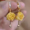 Brincos Estilo Retro Hong Kong 2025 Novos Brincos de Metal de Alta Qualidade Moda de Nicho Versáteis Atacado para Mulheres