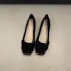 Elegantes zapatos planos de mujer con punta cuadrada y tacón bajo, nuevo modelo de primavera y otoño, adecuados para combinar con faldas, elegantes zapatos de abuela