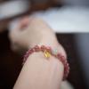 Pulsera de Cristal de Fresa Natural para Mujer con Flor de Durazno y Colgante de Jade Hetian con Carácter "Fu", Regalo para Mejor Amiga o Novia