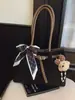 Bolso Transfronterizo de Ante para Mujer, Gran Capacidad, Nuevo Bolso de Hombro Retro Mate Otoño e Invierno 2025, Bolso Tote para Viajar