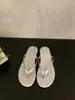 Chanclas Planas de Temporada First Encounter para Mujer para Uso al Aire Libre en Verano, Sandalias de Dedo de Moda Estilo Nuevo 2026, Sandalias de Moda