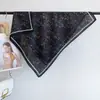 Pañuelo Cuadrado Pequeño Floral Artístico y Fresco Estilo Japonés para Mujer, Nuevo Versátil Decorativo para el Cuello Primavera/Verano 2026