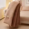 Colcha de veludo de leite de inverno, espessa para aquecimento, adequada para dormitórios estudantis, enchimento de colcha tamanho solteiro, atacado para presentes