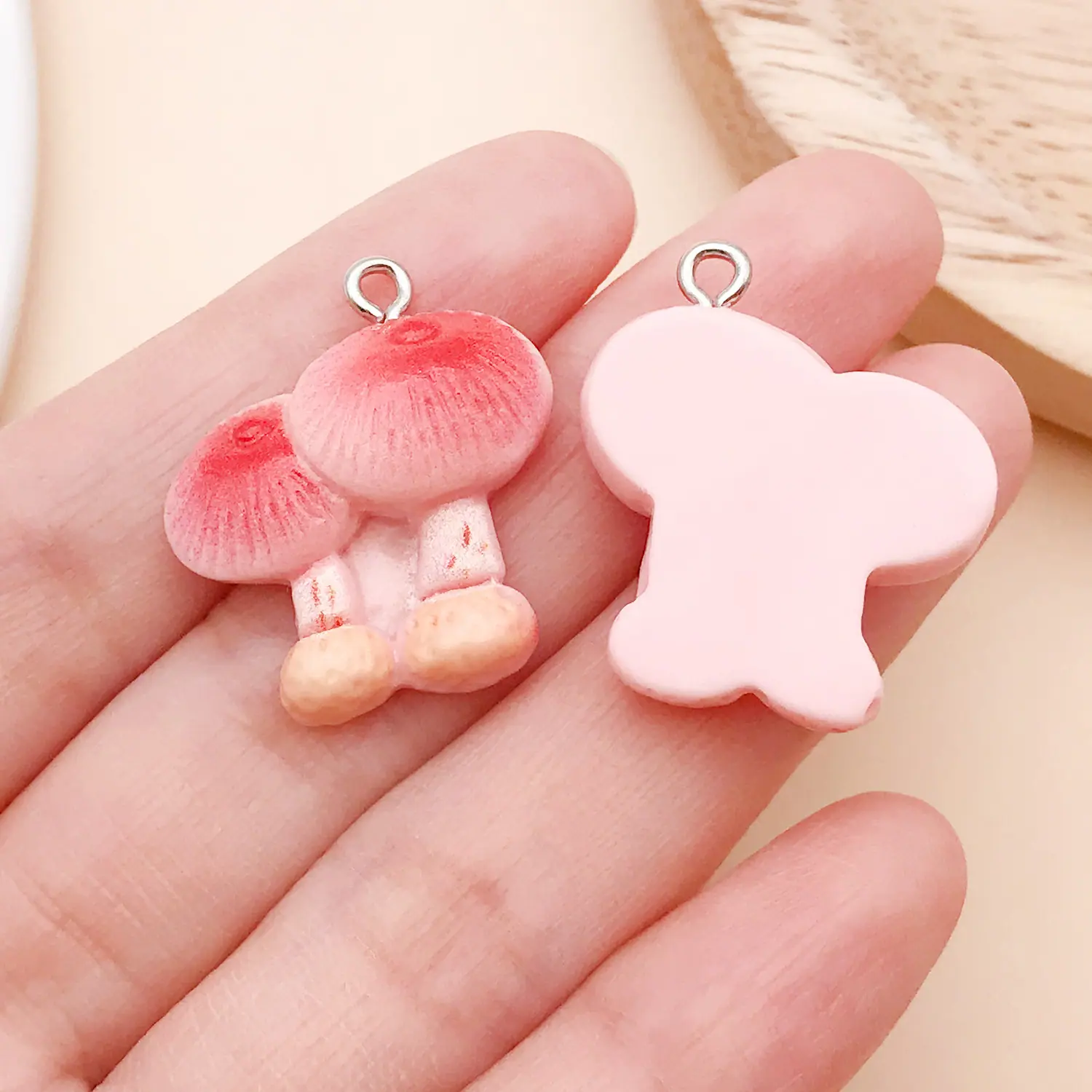 24779-P-粉红色树脂食玩丛林蘑菇26x23x8mm-2
