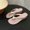 Chanclas de Plataforma para Mujer, Modernas y Versátiles para Uso al Aire Libre, con un Diseño Único y Suelas Gruesas, Novedad para Verano 2025