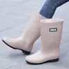 Botas de chuva de cano alto, grossas e estilosas, impermeáveis e antiderrapantes, botas de chuva de borracha, forradas para aquecimento, adequadas para adultos e mulheres