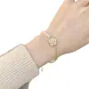 Pulseira de Camélia com Pérolas para Mulheres 2025 Novo Modelo Luxo Leve Alto Padrão Nicho Requintado Versátil Joia para Melhor Amiga Atacado
