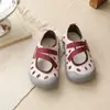 Zapatos de Moda para Niños, Lindos y Feos, con Marco Hueco, Colección Primavera Verano 2026, para Niños y Niñas, Estilo Coreano, Retro, Cabeza Grande, Deportivos, Versátiles, Sandalias