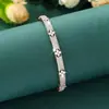 Pulsera de Trébol de Cuatro Hojas con Diamantes Microincrustados Galvanizados de Dos Tonos, Moda Estilo Coreano, Pulsera de Flor de Lujo Ligero de Gama Alta, Venta al por Mayor