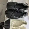 Bailarinas de punta dividida de piel de oveja de alta gama para mujer en Guangzhou, sin cordones, de cuero suave, suela blanda, zapatos bajos de un solo uso