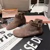 2026 Estilo Coreano Invierno Nuevo Hebilla Metálica Ante Birkenstock Zapatos Piel Suave Suela Plana Botas de Moda Botines Retro Zapatos de Mujer
