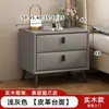 Mesita de noche de cuero Minimalista Moderna Uso en el Hogar Lujo Ligero Pequeña Multifuncional Madera Maciza Almacenamiento en Dormitorio Gabinete de Mesita de Noche Gabinete de Almacenamiento